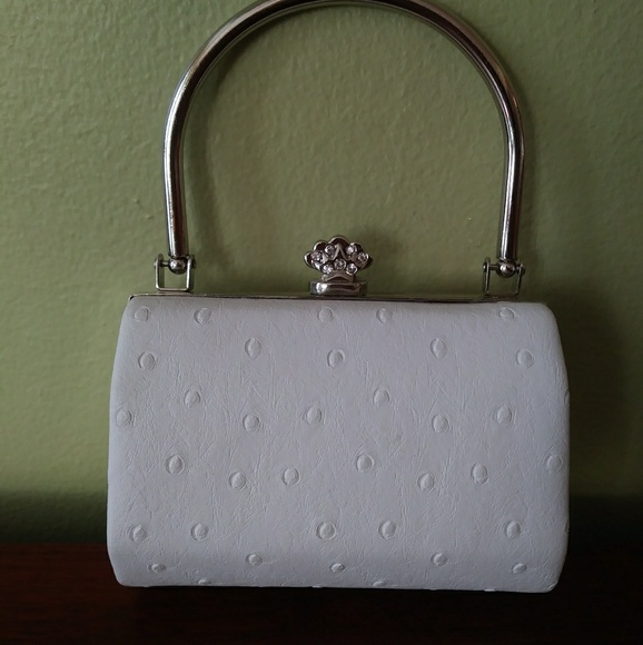 Bijoux Terner Handbags - ❤PERFECT4eveningBijoux Terner clutch used once❤